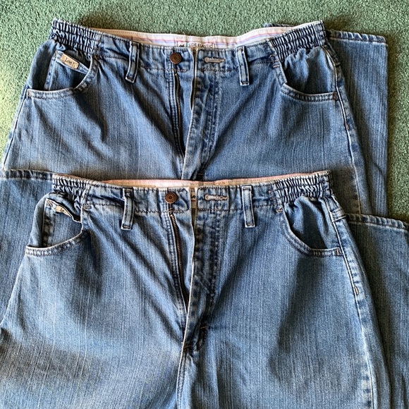 NO LONGER FOR SALE 3 Pair Lady’s LEE Jeans —size 12 - side elastic at the waist. - Picture 2 of 6